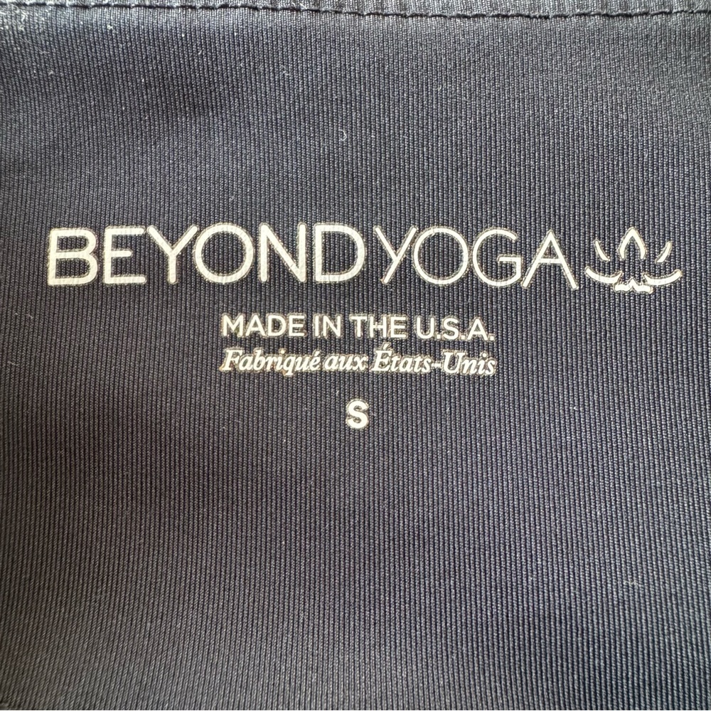 Beyond Yoga Women’s Small Black Perfect Angles Perforated Ankle Leggings - Picture 5 of 11